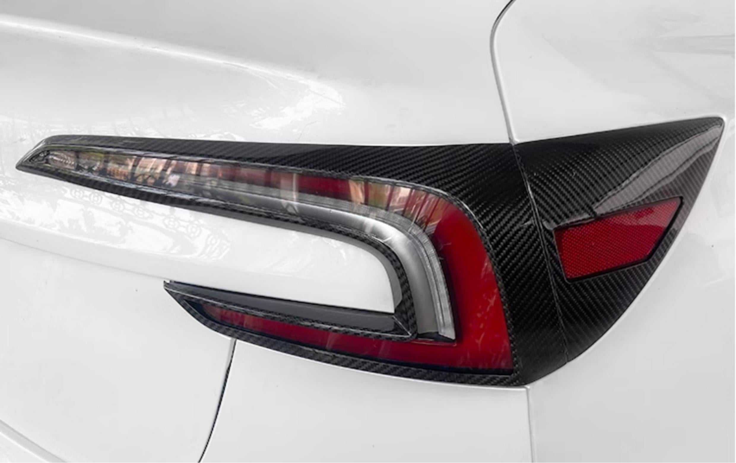 Dry Carbon Fiber Tail Light Cover for Model 3 Highland (2 pcs)