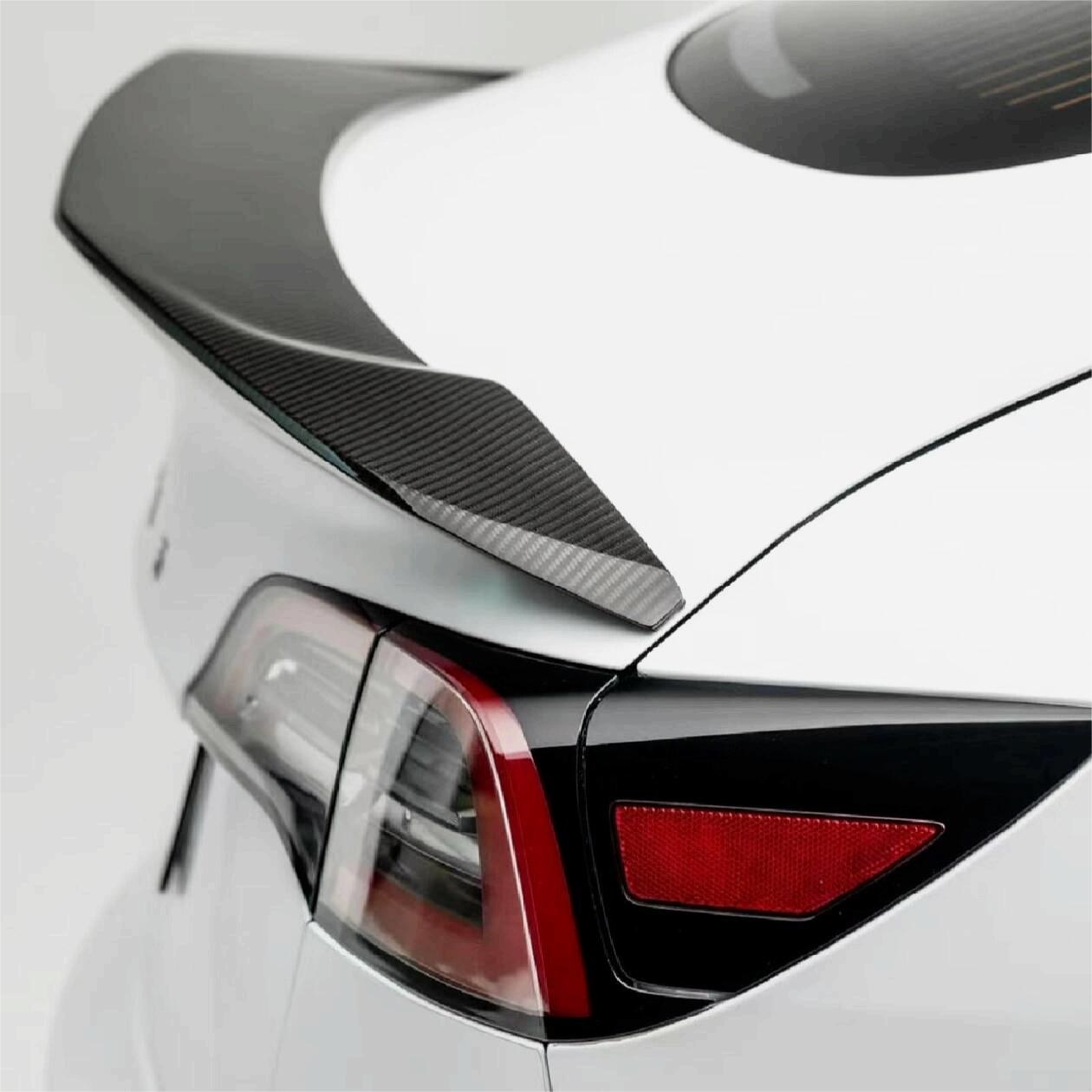 TESERY Model Y / 3 Spoiler V-Style - Carbon Fiber Exterior Mods